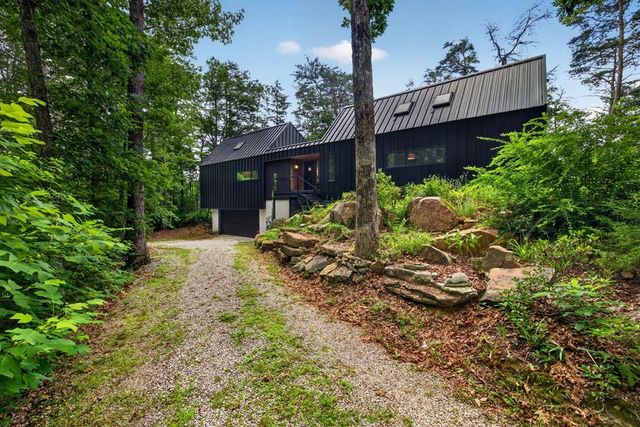 378 Parkside Ln, Spencer, TN 38585