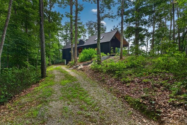 378 Parkside Ln, Spencer, TN 38585