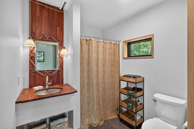 378 Parkside Ln, Spencer, TN 38585