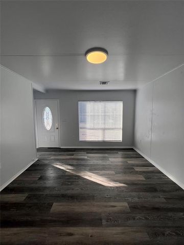 301 Winding Lane, Edmond, OK 73003