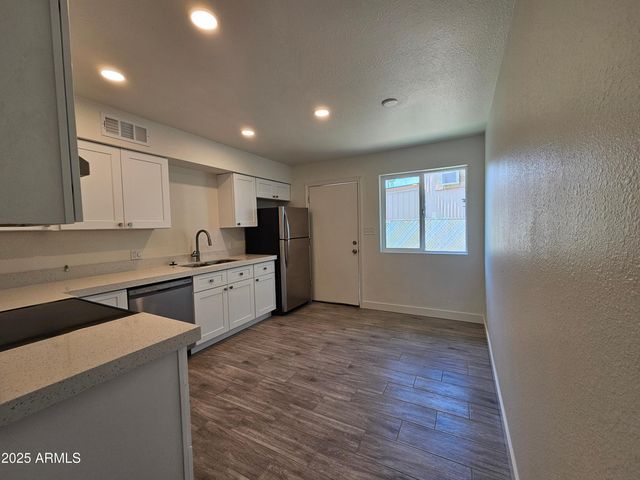 2535 W MISSOURI Avenue, Phoenix, AZ 85017