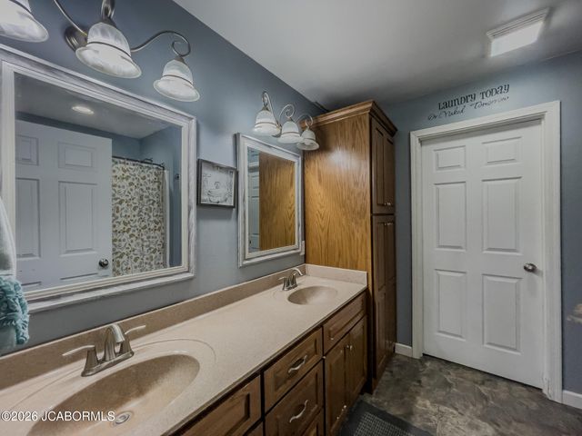 821 KEVIN DRIVE, Jefferson City, MO 65109