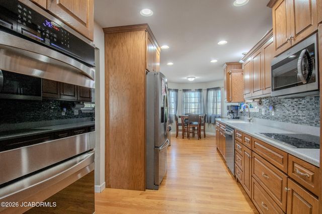 821 KEVIN DRIVE, Jefferson City, MO 65109