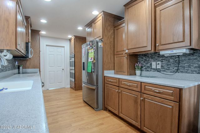 821 KEVIN DRIVE, Jefferson City, MO 65109