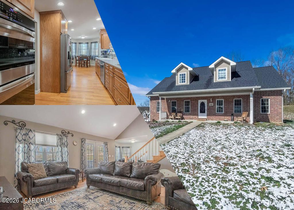 821 KEVIN DRIVE, Jefferson City, MO 65109