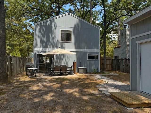28625 Magnolia Court, Huntsville, TX 77320