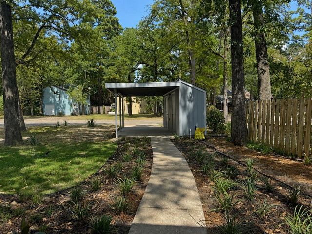 28625 Magnolia Court, Huntsville, TX 77320