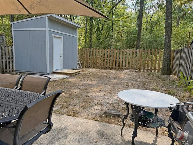 28625 Magnolia Court, Huntsville, TX 77320