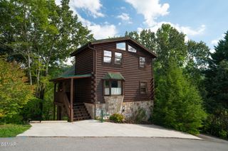 317 Brown Wren Way, Gatlinburg, TN 37738