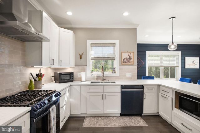 8728 MILLERS ISLAND RD, Edgemere, MD 21219