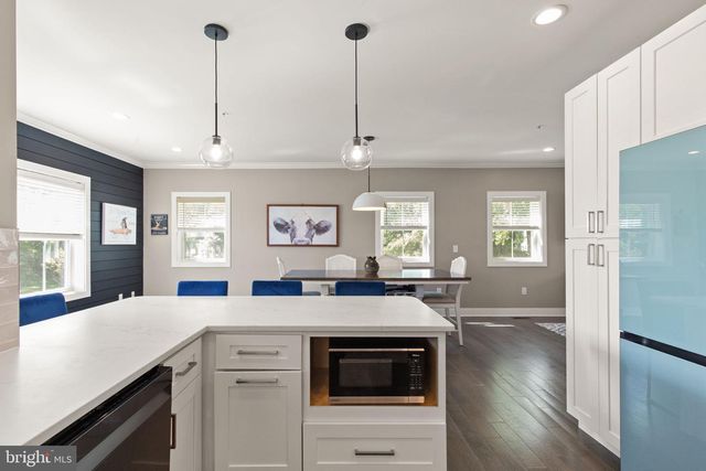 8728 MILLERS ISLAND RD, Edgemere, MD 21219