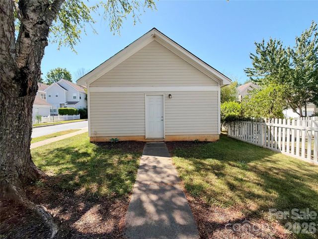 11223 Blue Cedar Lane, Charlotte, NC 28277