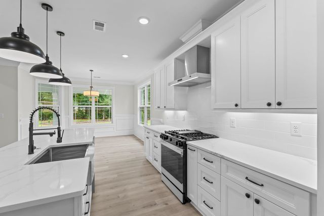 9454 Old Salem Way, Calabash, NC 28467