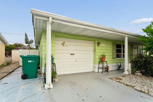 3415 CLYDESDALE DR unit 5, Holiday, FL 34691
