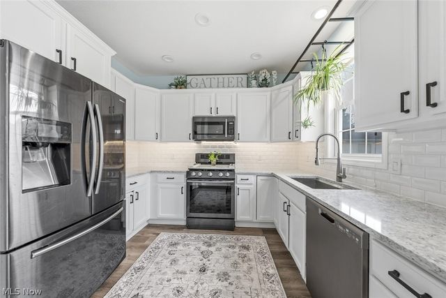 9387 Victoria Lane, North Ridgeville, OH 44039