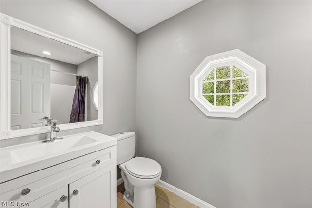 9387 Victoria Lane, North Ridgeville, OH 44039