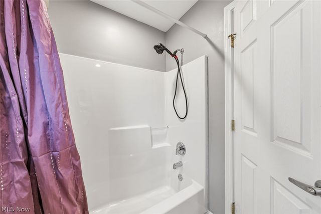 9387 Victoria Lane, North Ridgeville, OH 44039