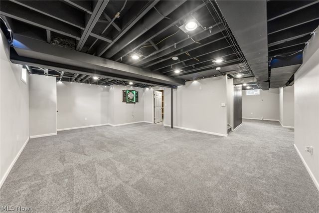 9387 Victoria Lane, North Ridgeville, OH 44039