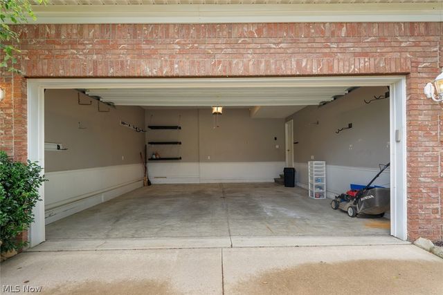 9387 Victoria Lane, North Ridgeville, OH 44039