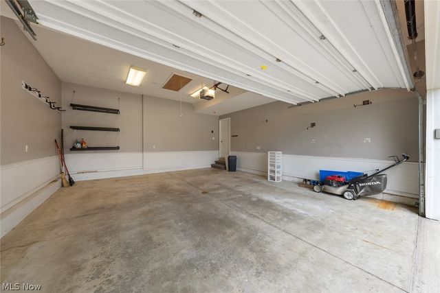 9387 Victoria Lane, North Ridgeville, OH 44039