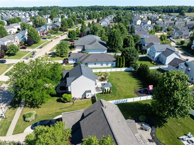 9387 Victoria Lane, North Ridgeville, OH 44039