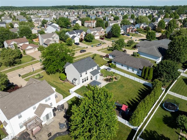 9387 Victoria Lane, North Ridgeville, OH 44039