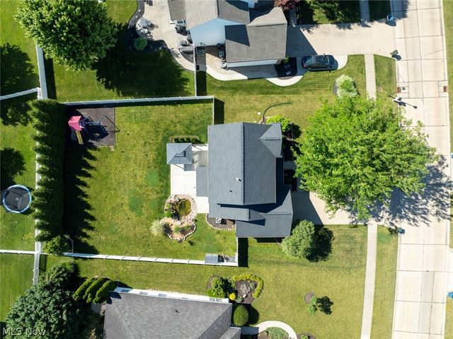 9387 Victoria Lane, North Ridgeville, OH 44039