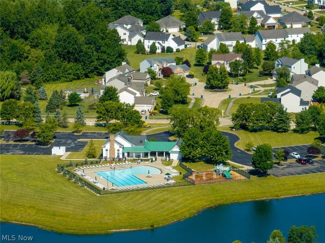 9387 Victoria Lane, North Ridgeville, OH 44039