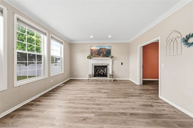 9387 Victoria Lane, North Ridgeville, OH 44039