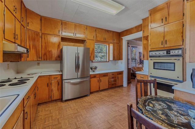 524 Saint Peter ST, Gonzales, TX 78629