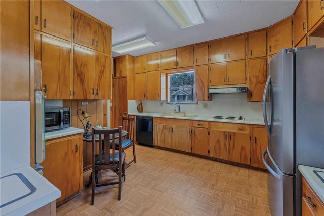 524 Saint Peter ST, Gonzales, TX 78629