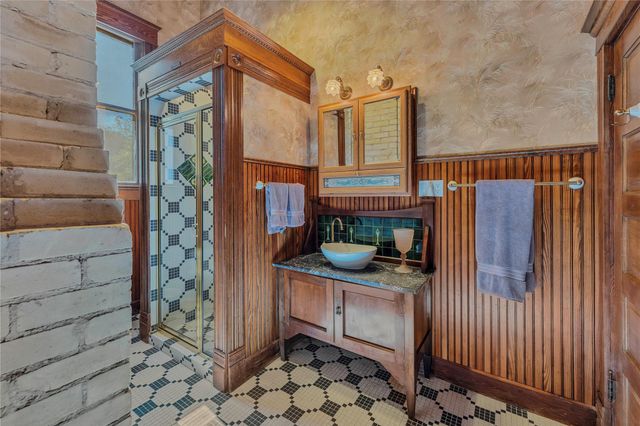 524 Saint Peter ST, Gonzales, TX 78629