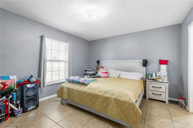 2040 46th TER SW, Naples, FL 34116