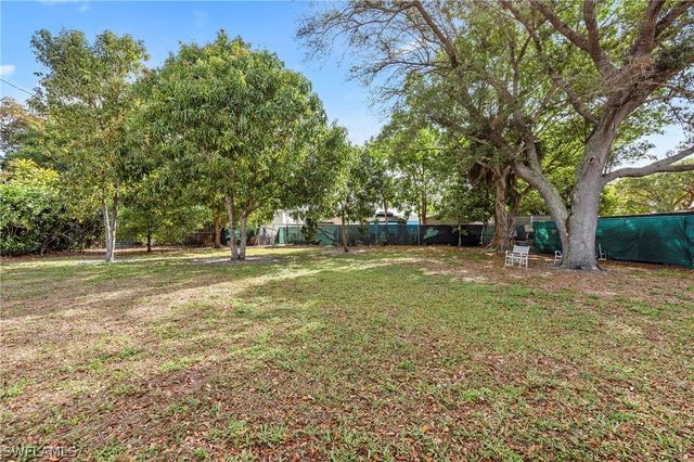 2040 46th TER SW, Naples, FL 34116