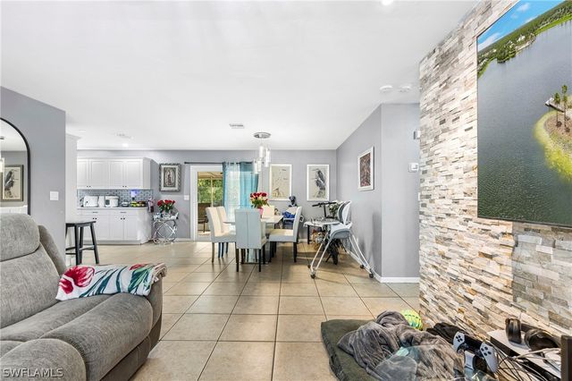 2040 46th TER SW, Naples, FL 34116