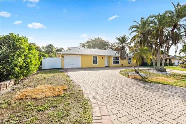 2040 46th TER SW, Naples, FL 34116