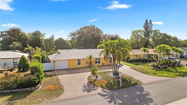 2040 46th TER SW, Naples, FL 34116