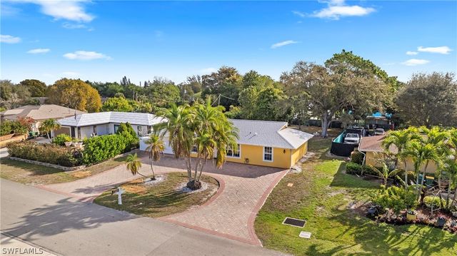 2040 46th TER SW, Naples, FL 34116