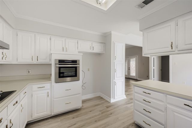 1021 Rio Grande Drive, Benbrook, TX 76126