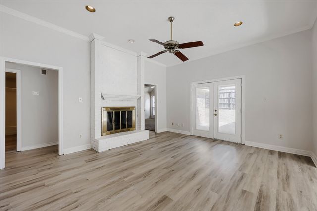 1021 Rio Grande Drive, Benbrook, TX 76126