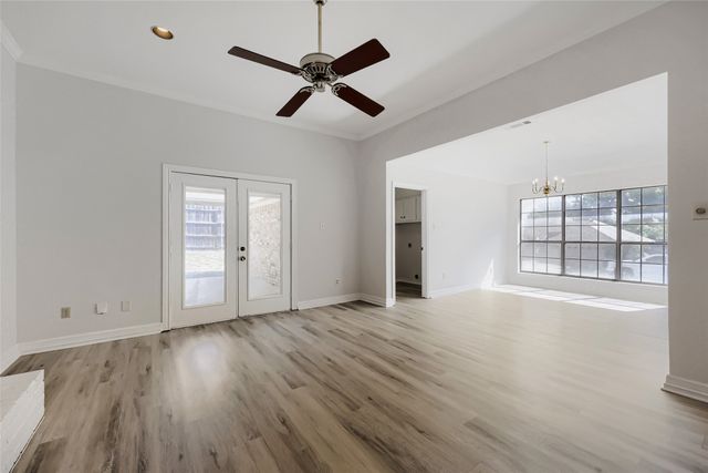 1021 Rio Grande Drive, Benbrook, TX 76126