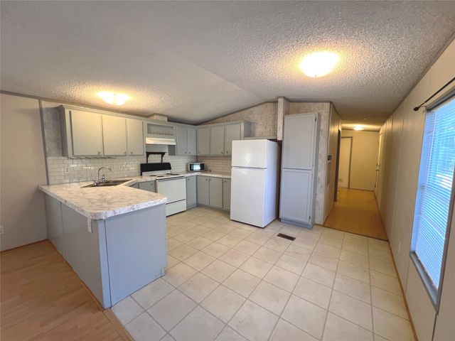 108 Hunters Gln, Livingston, TX 77351