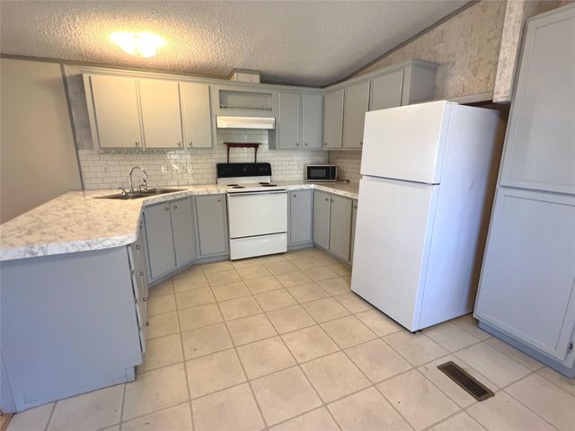 108 Hunters Gln, Livingston, TX 77351