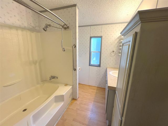 108 Hunters Gln, Livingston, TX 77351