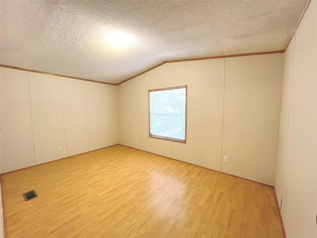 108 Hunters Gln, Livingston, TX 77351