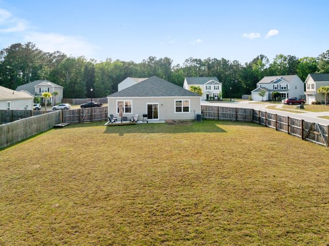 419 Blue Elderberry Run, Moncks Corner, SC 29461