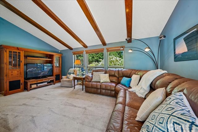 870 Kamus Place, Fox Island, WA 98333