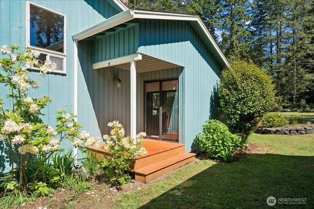 870 Kamus Place, Fox Island, WA 98333