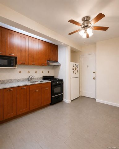 6615 Wetherole Street C11, Rego Park, NY 11374