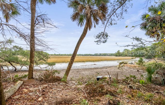 14 Palm Point Rd, Beaufort, SC 29907
